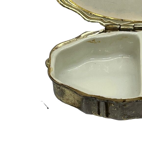 Charming Pill Box Vintage Retro Gold Tone Puffed Lid Retro Chic Aged Finish - Picture 10 of 14